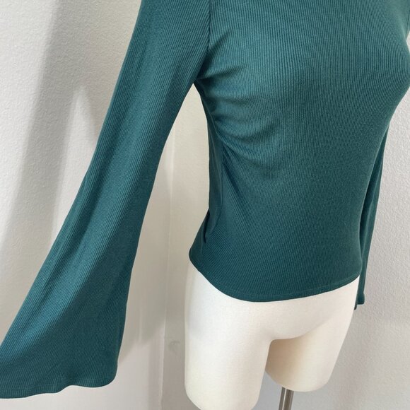 REVOLVE Lover+Friends Womens Small Green Ribbed Open Back Knit Top Bell Sleeve - Picture 4 of 13